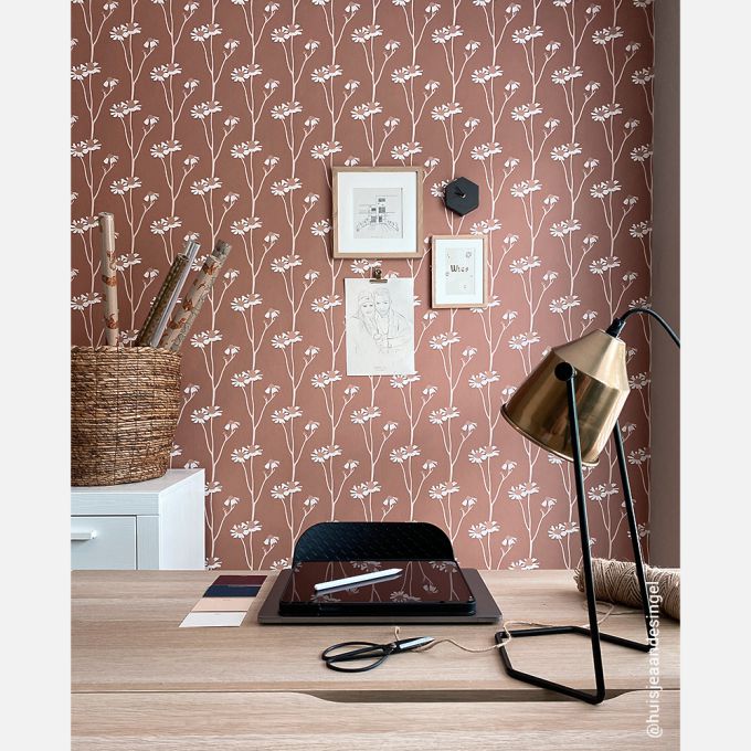 Seizoen Verlammen pin Kamille behang bruin | Studio Ditte
